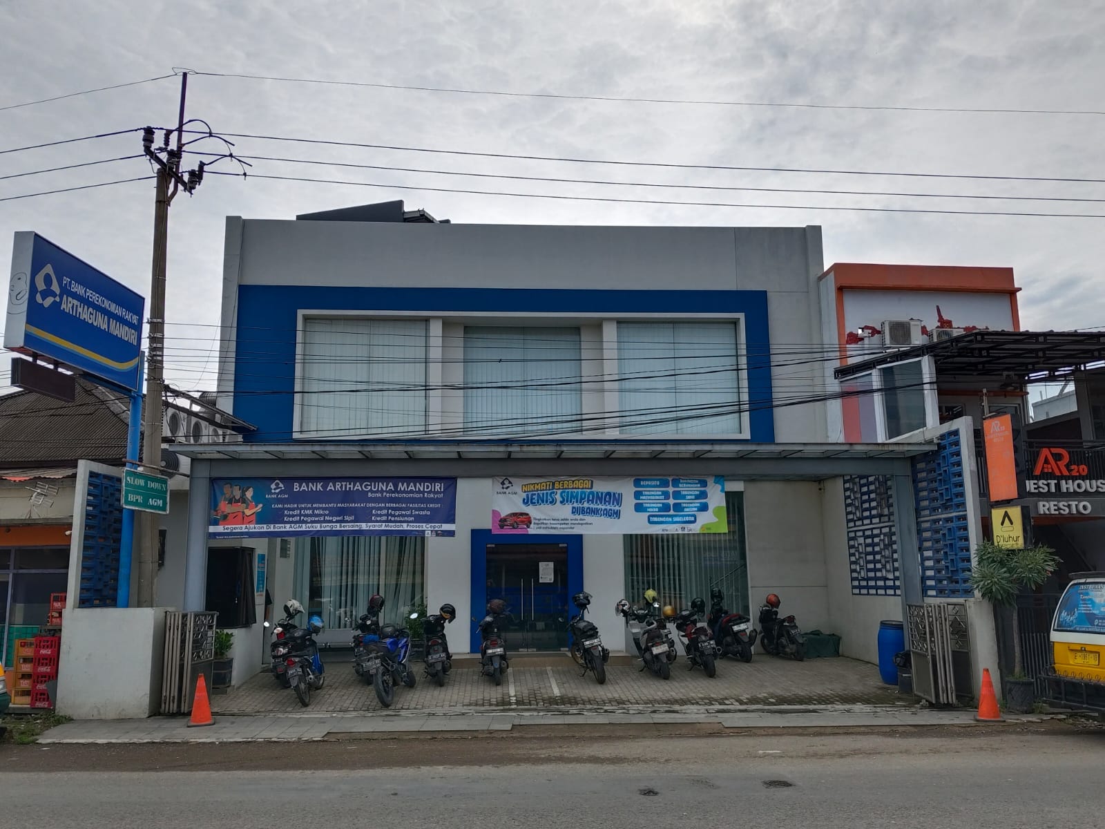Foto Kantor Cabang Kadipaten